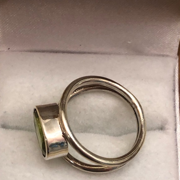 NWOT Sterling Silver Peridot Ring - Picture 7 of 8